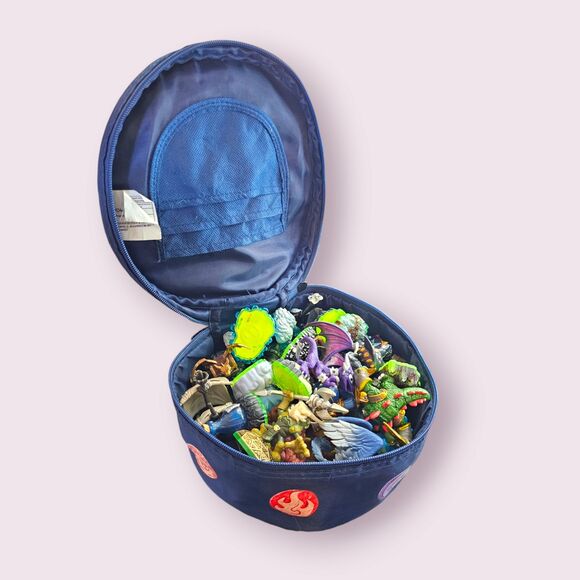 Skylanders Case and figure bundle - Picture 1 of 7